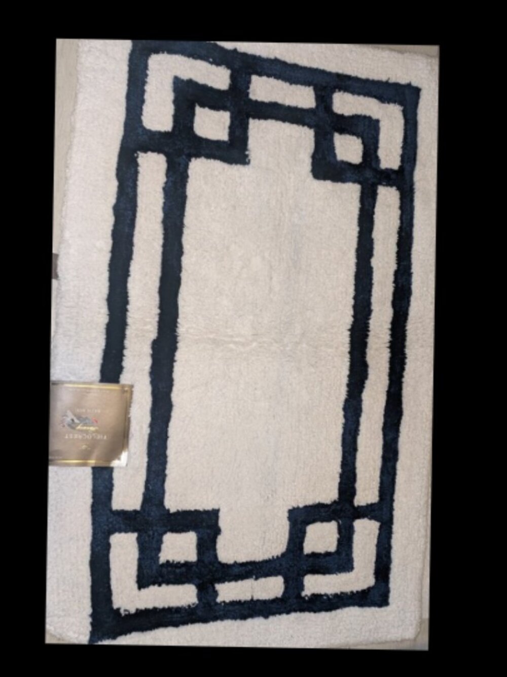 NWT Fieldcrest Luxury Accent Bath Rug 20x34 White with Navy Blue Border